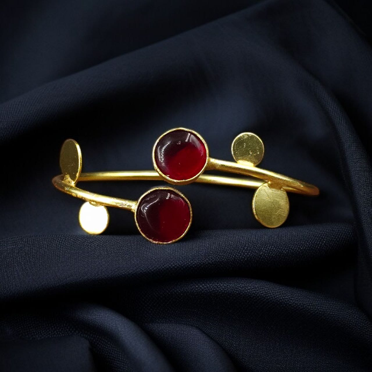 Contemporary Style Gold Plated Bangle Monalisa Stone – Perfect For Office & Casual Outfits