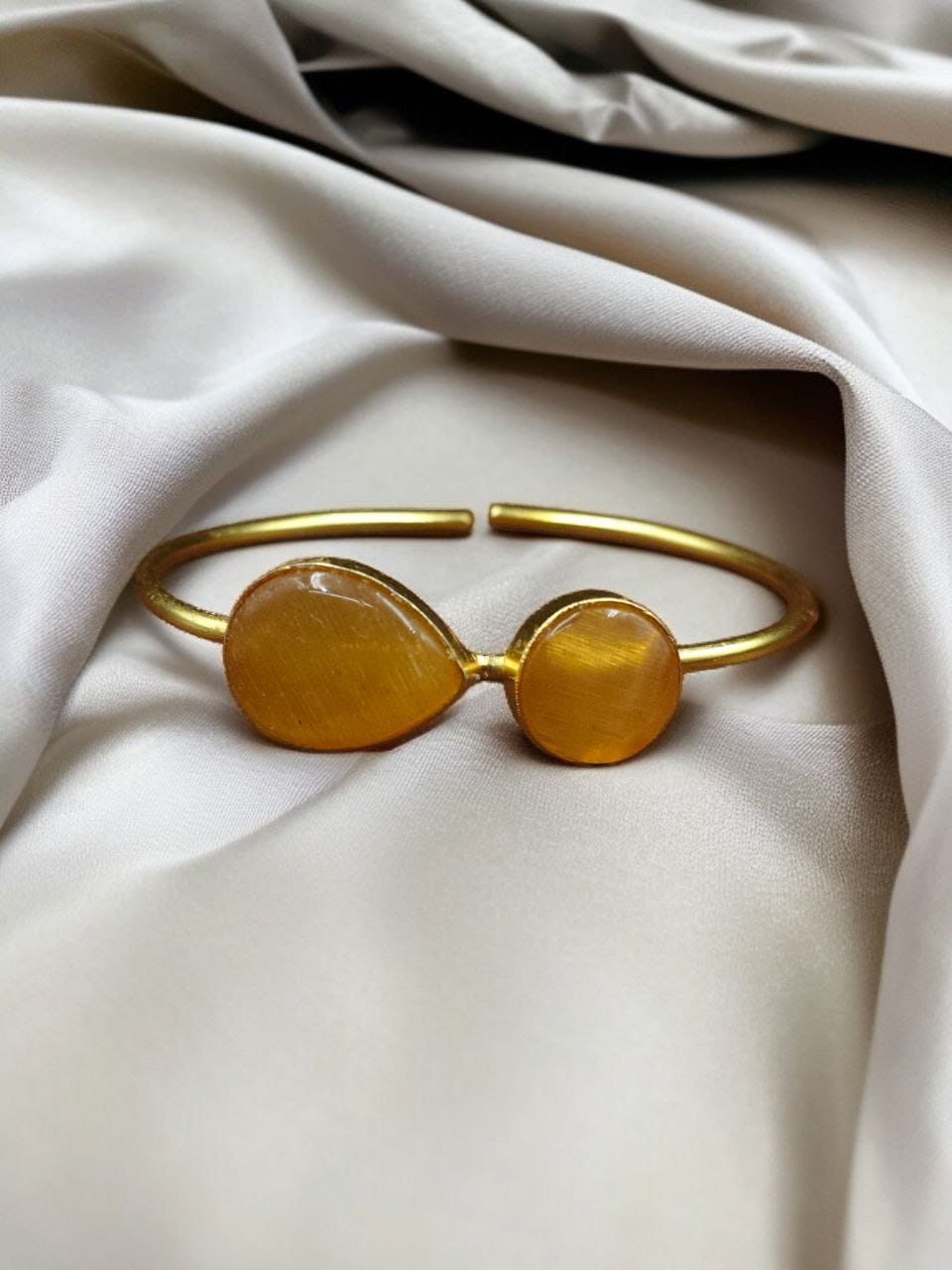 Fashionable Gold Plated Bracelet With Best Monalisa Stone – Casual Wear Jewelry