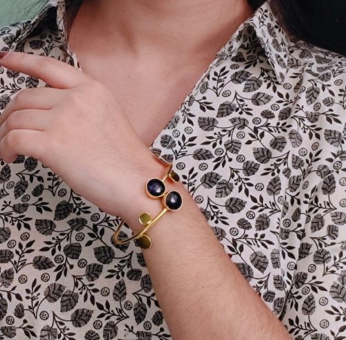 Contemporary Style Gold Plated Bangle Monalisa Stone – Perfect For Office & Casual Outfits